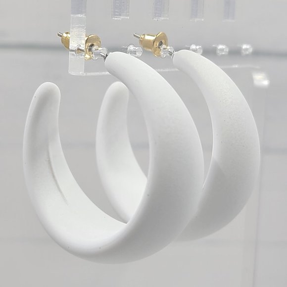White 80's Retro Smooth Matte Texture 1.5" Semi Wide Fashion Hoop Earrings - Picture 5 of 11